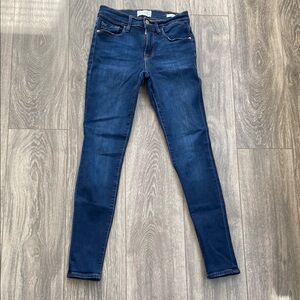 Frame Denim - Le Skinny de Jeanne Mid Rise Jeans in Dark Wash - Size 26
